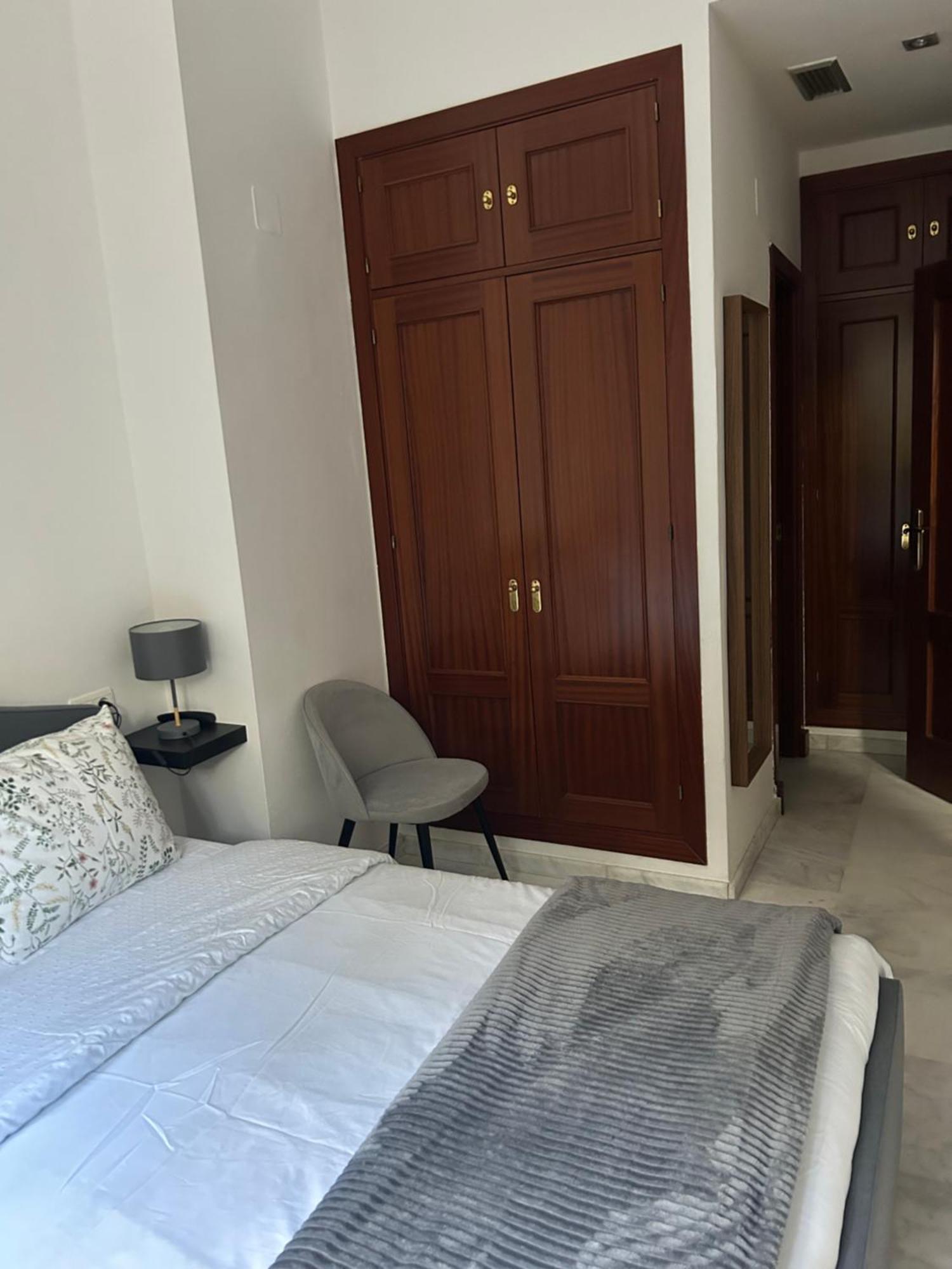 Apartamento Proximo Al Centro De 2 Dormitorios Con Piscina. Sevilla Kültér fotó