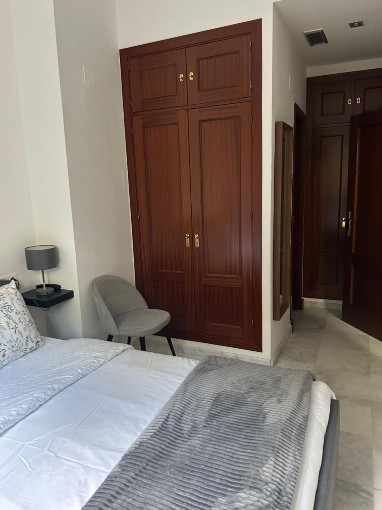Apartamento Proximo Al Centro De 2 Dormitorios Con Piscina. Sevilla Kültér fotó